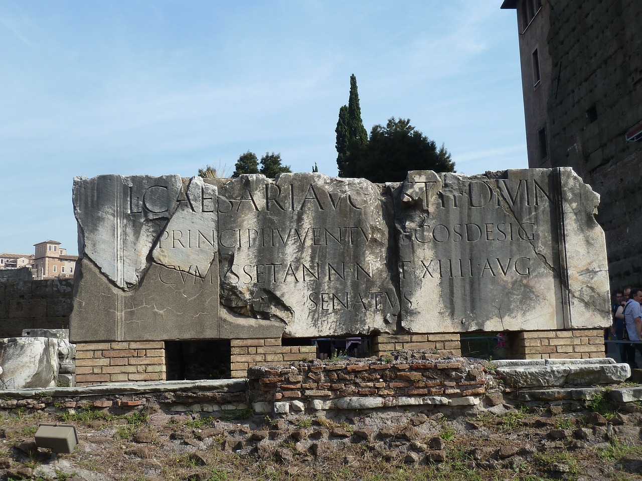 ruins roman ruins ancient rome free photo