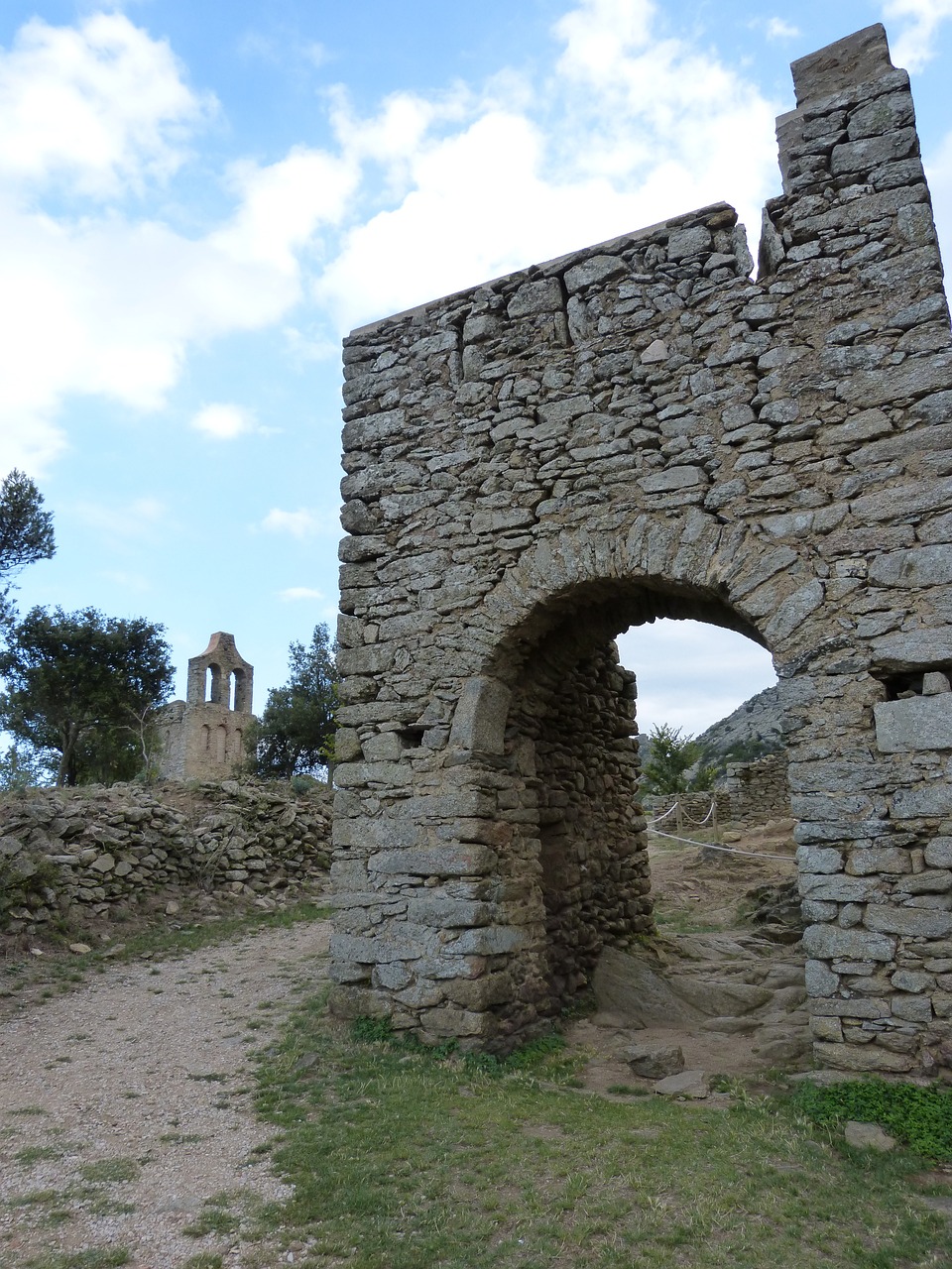 ruins romanesque door free photo