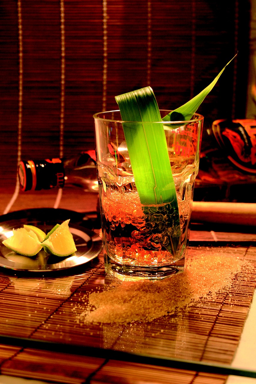 rum bar whiskey glass free photo