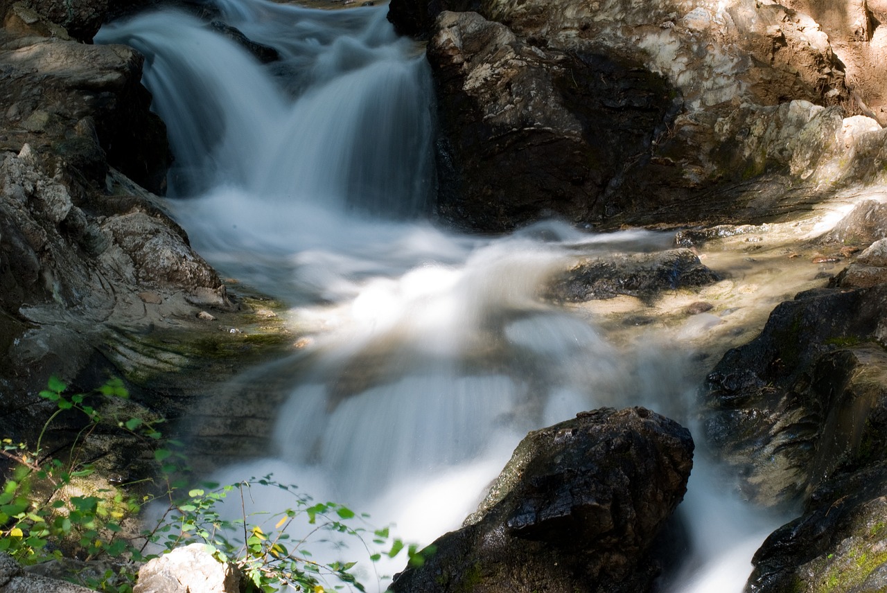 running water streams hongluosi free photo