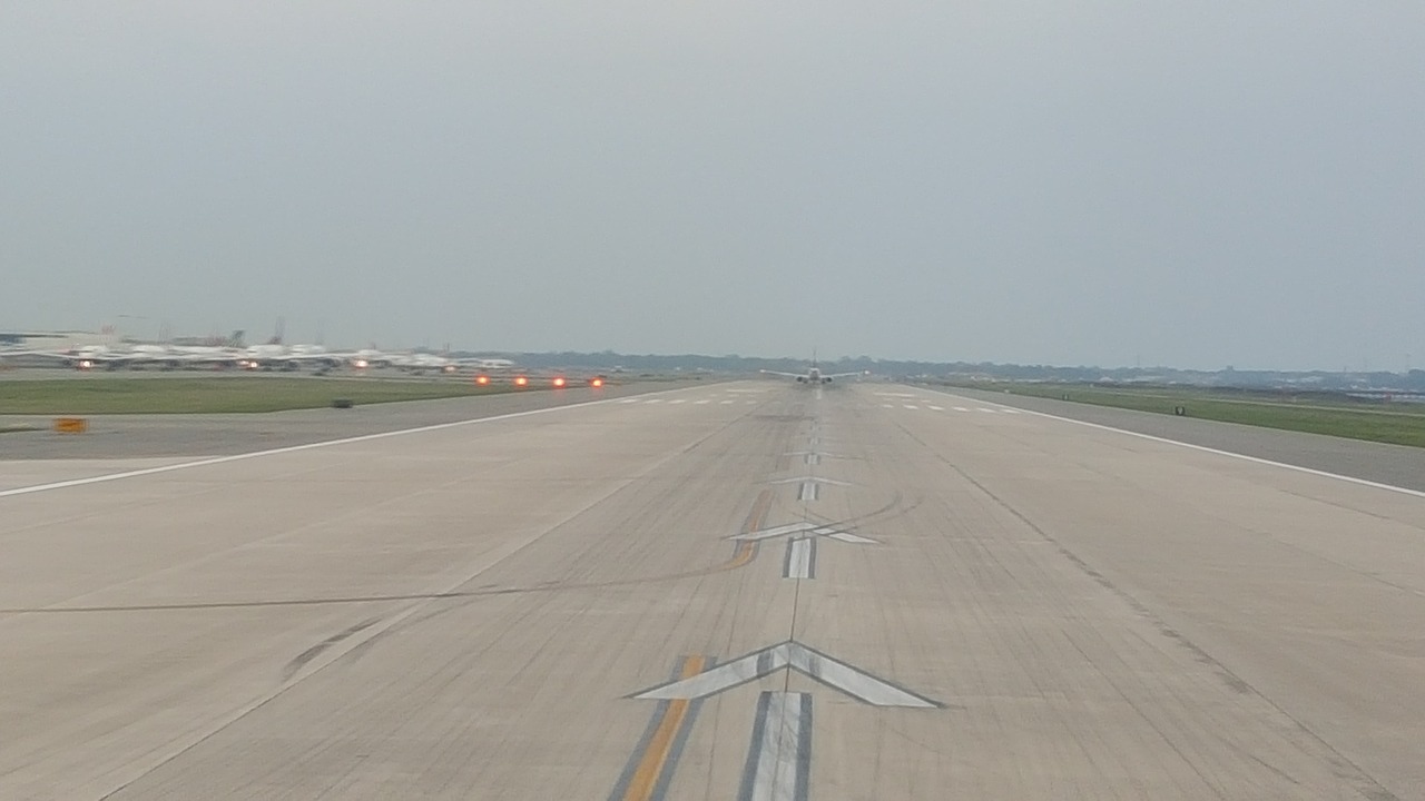 runway airport travel free photo