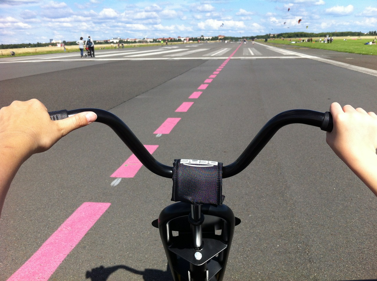 runway airport tempelhofer field free photo