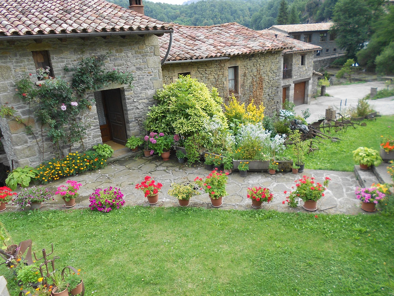 rupit housing architecture free photo