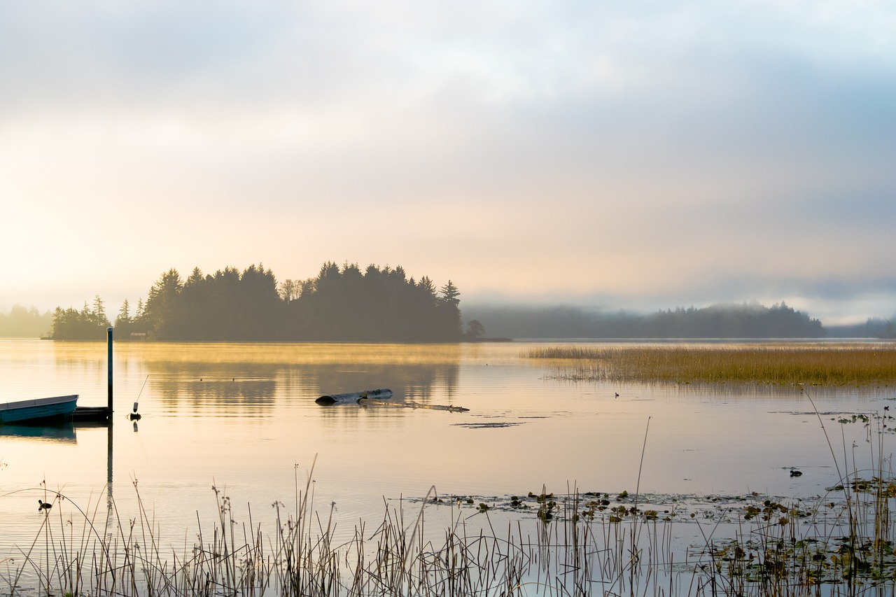 rural oregon lake free photo