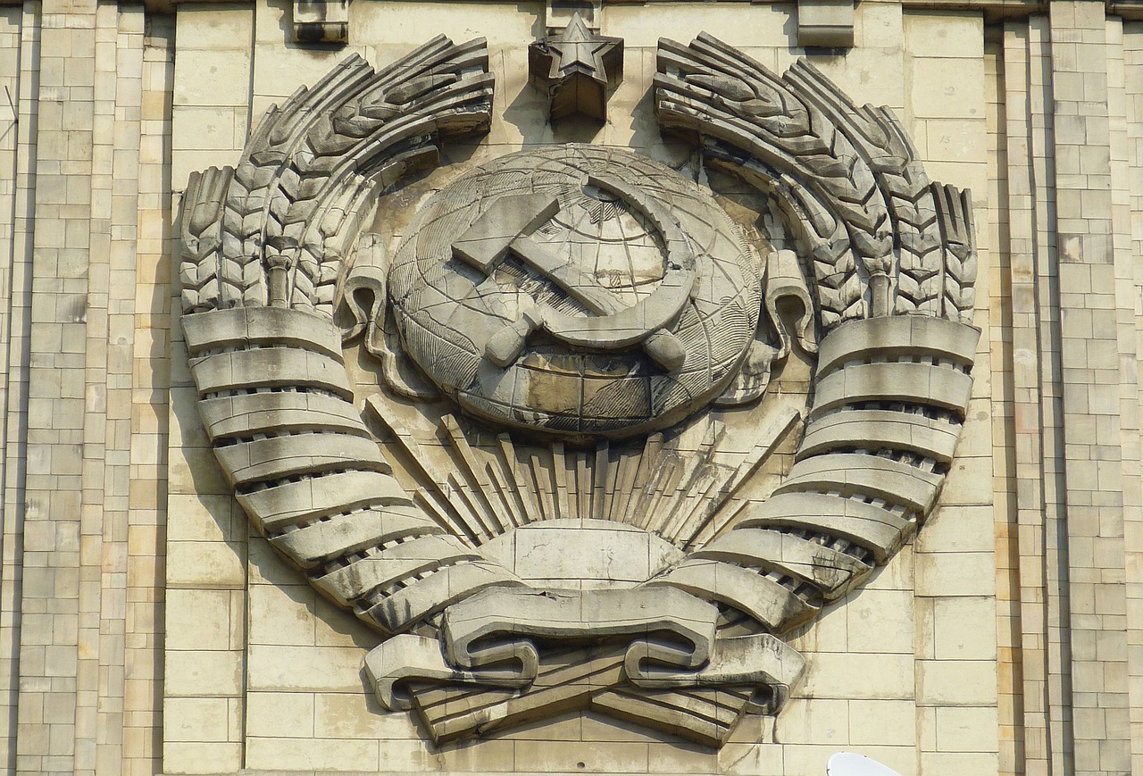 russia coat of arms moscow free photo
