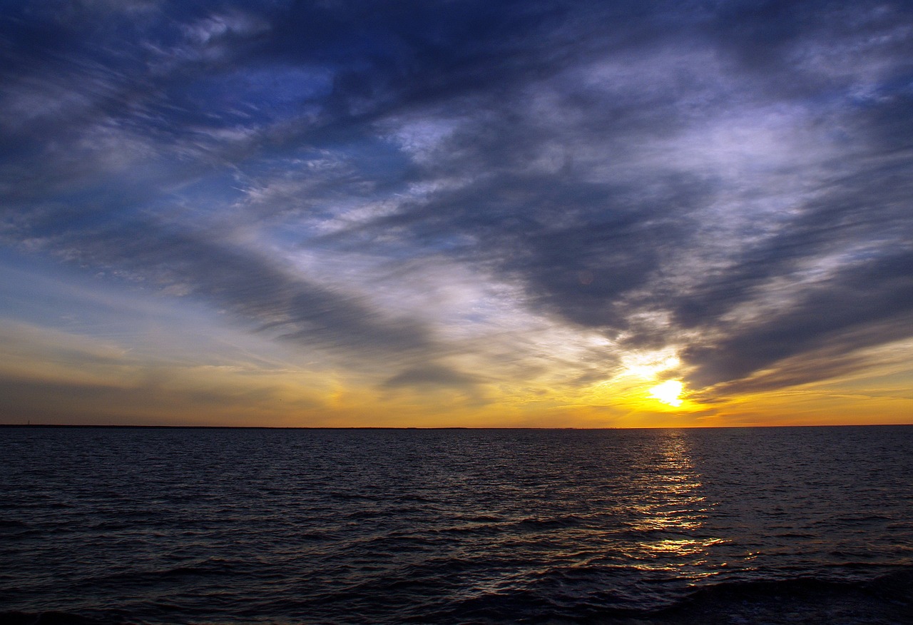 lake onega karelia midnight sun free photo