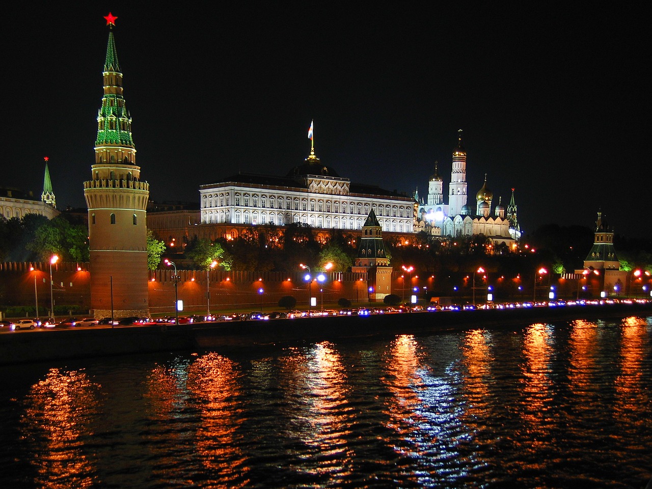 russia moscow the kremlin free photo