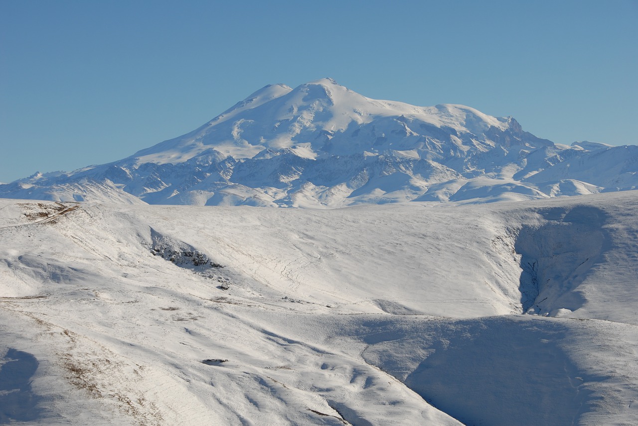 russia  karachaevo-cherkessia  elbrus mountain free photo