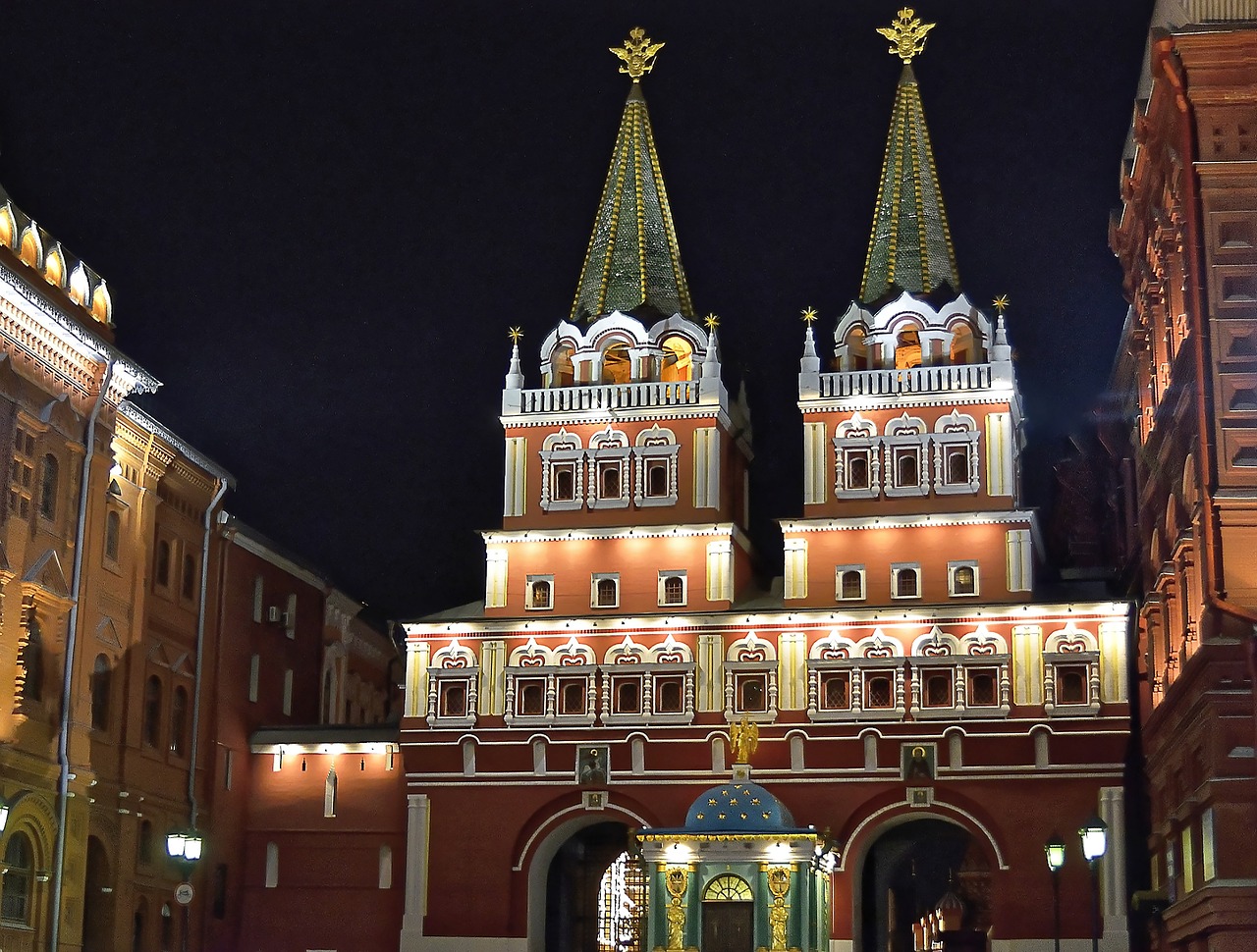 russia  moscow  red square resurrection gate free photo