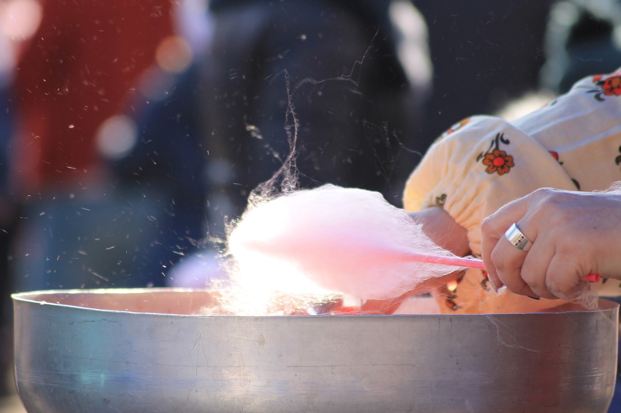 russia  cotton candy  hands free photo