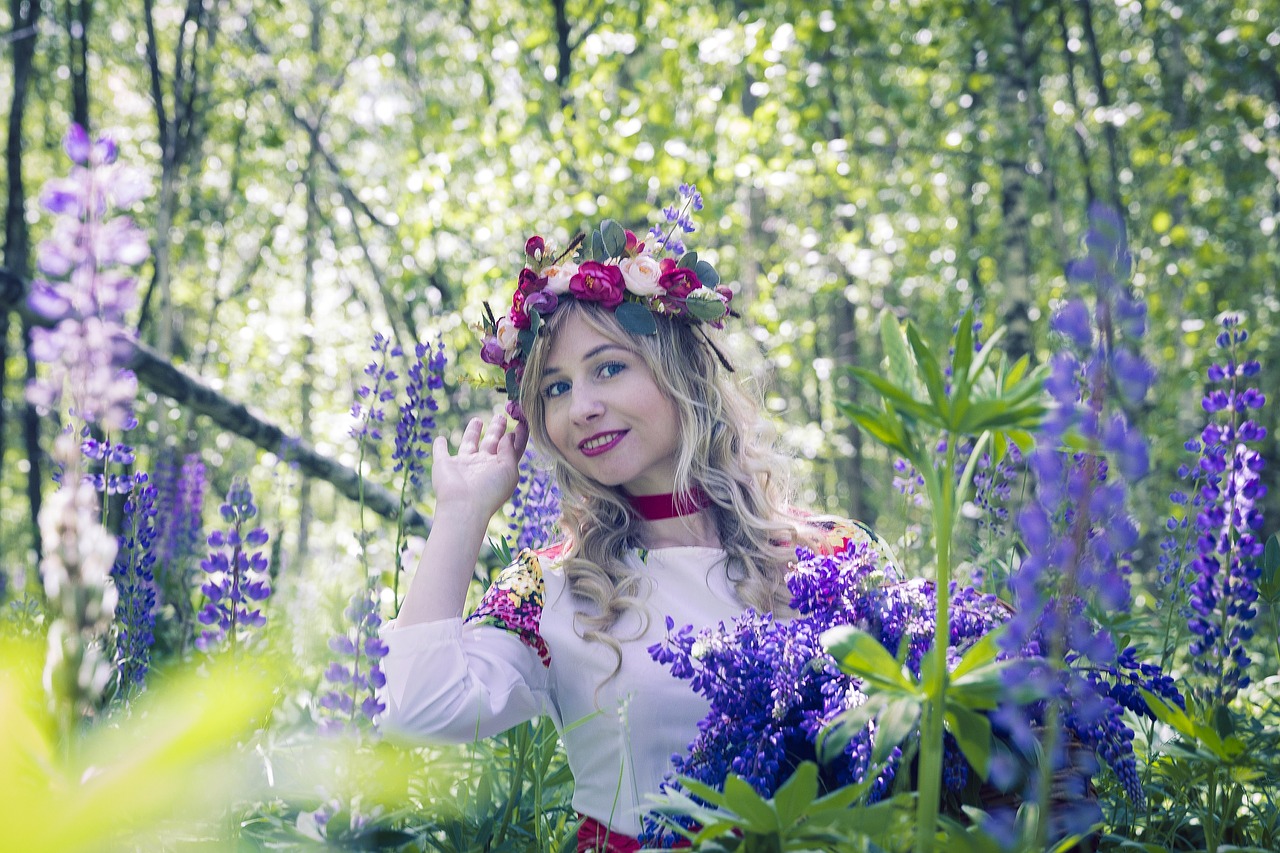 russian  russian folk costume  folklore free photo