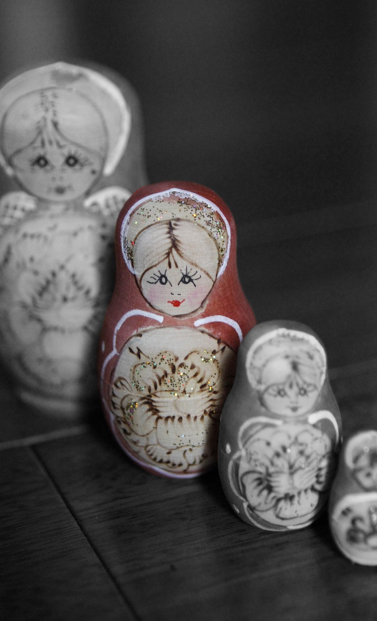 russian dolls  stand out  different free photo