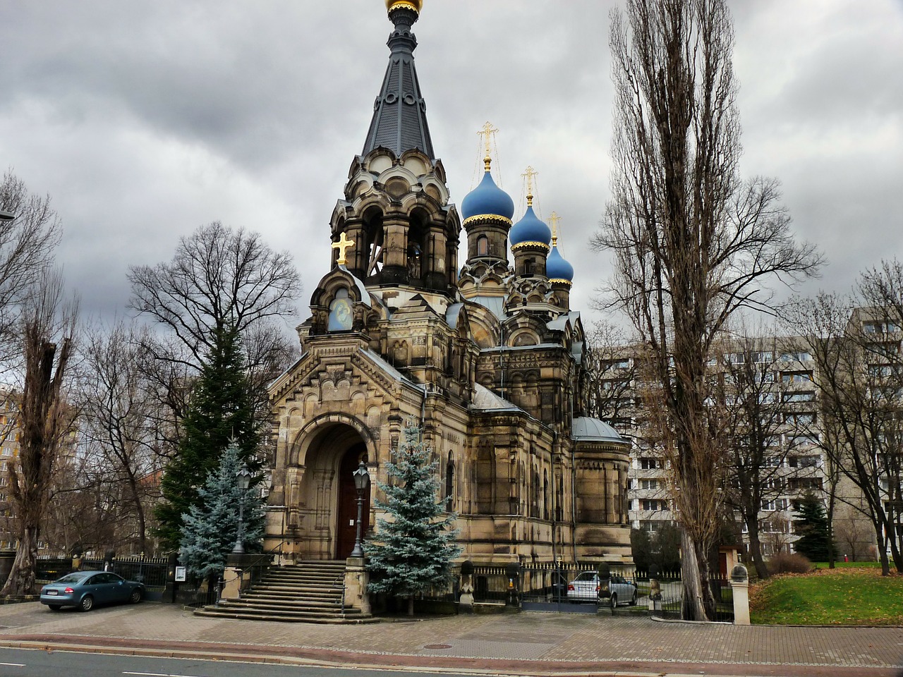 russian orthodox church in dresden brick construction with sandsteinverkleidung free photo