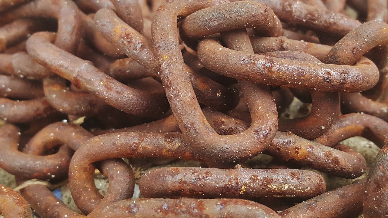 rust rusted chains free photo