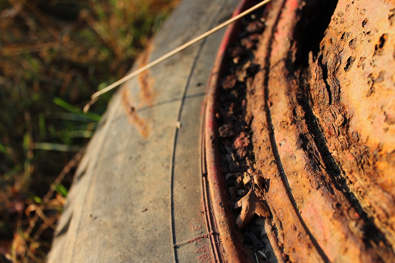 rust  wheel  metal free photo