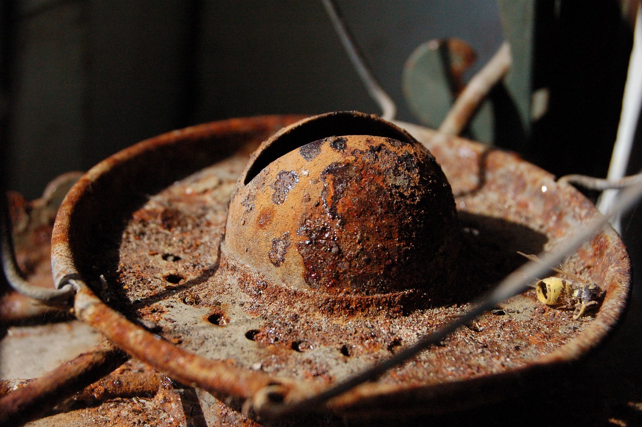 rust antiquity lamp free photo