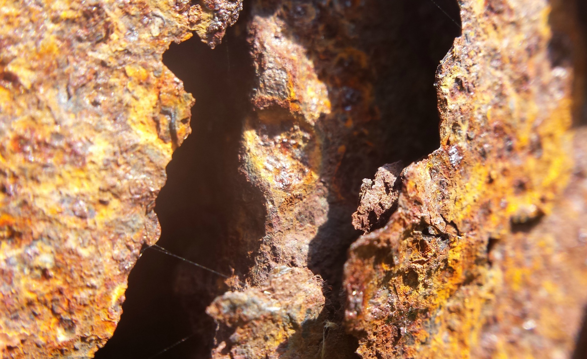 metal rust close-up free photo