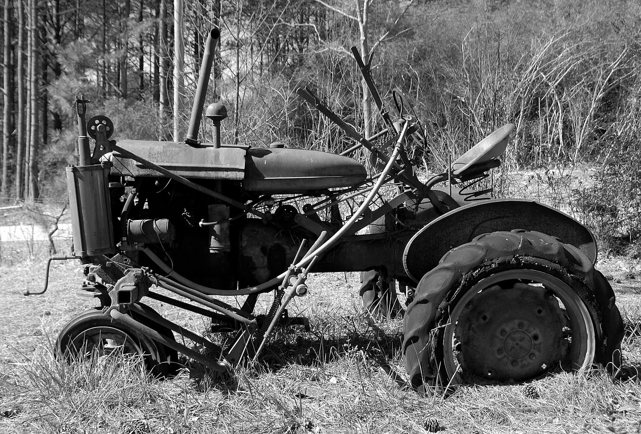 rustic tractor  abandoned  antique free photo