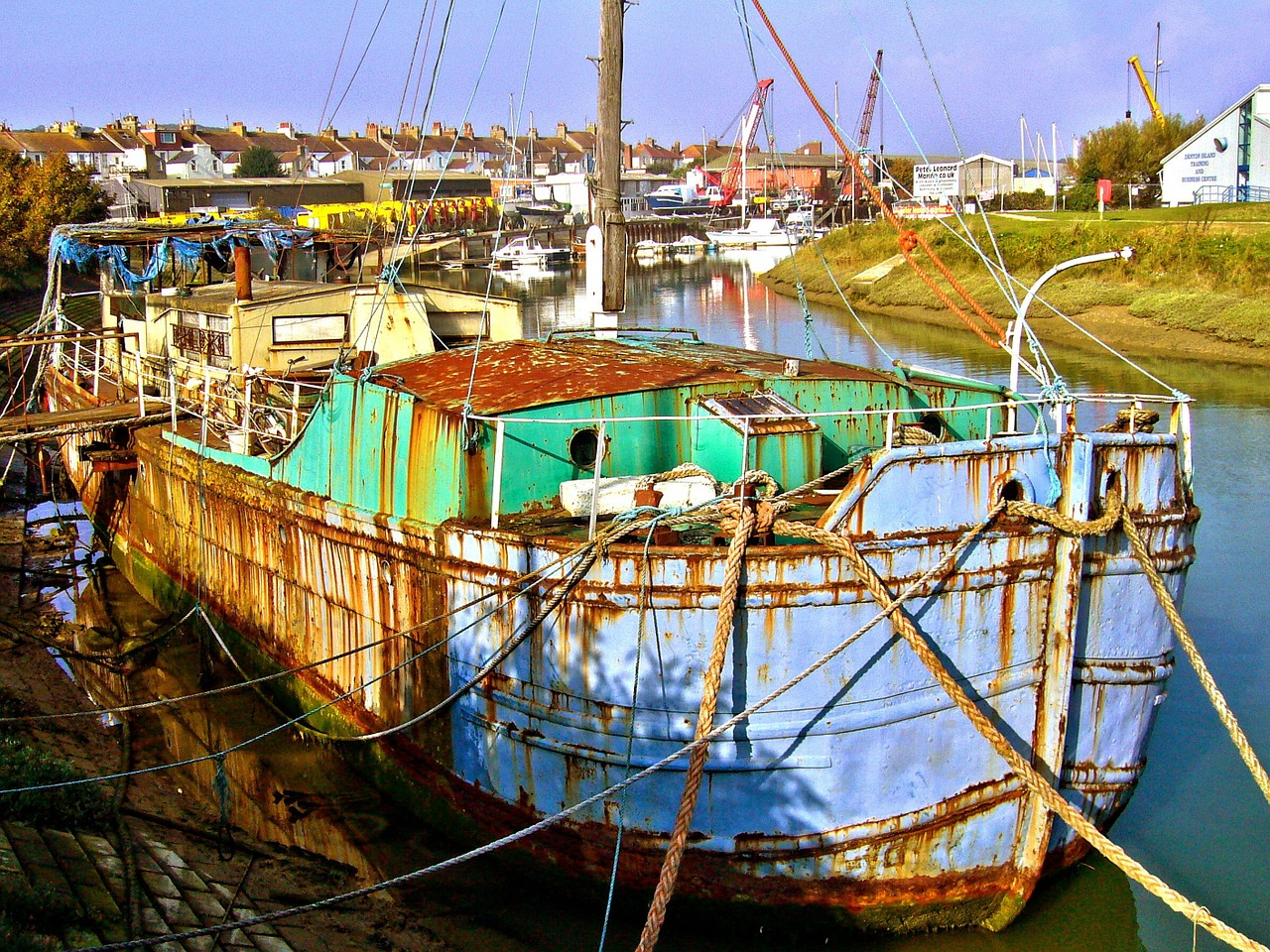 rusting rusty old boat free photo