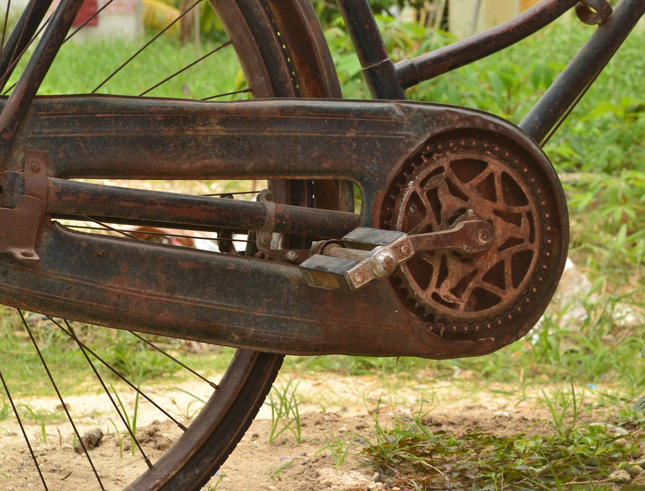 rusty bicycle vintage bicycle onthel bike free photo