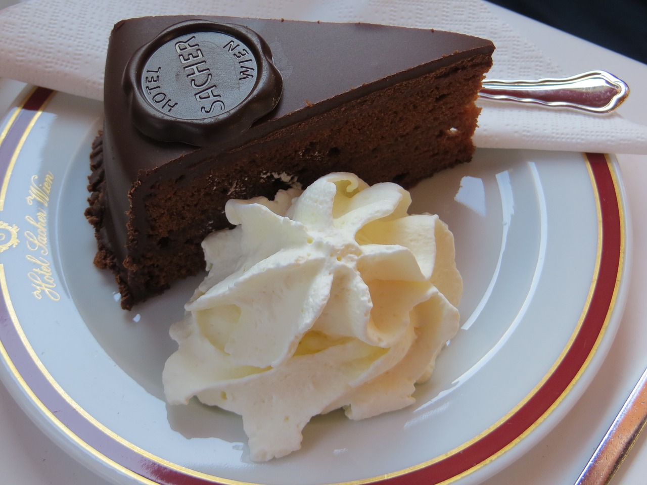 sacher cake vienna cake free photo