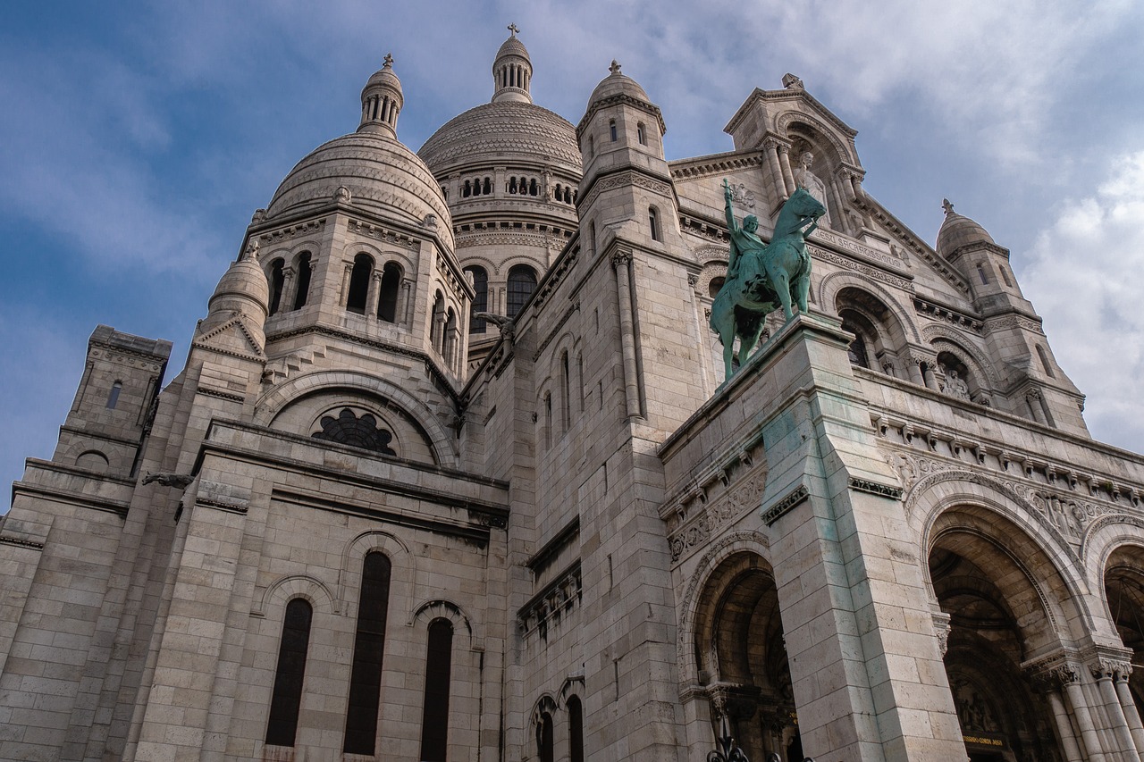 sacre coeur  cathedral  paris free photo