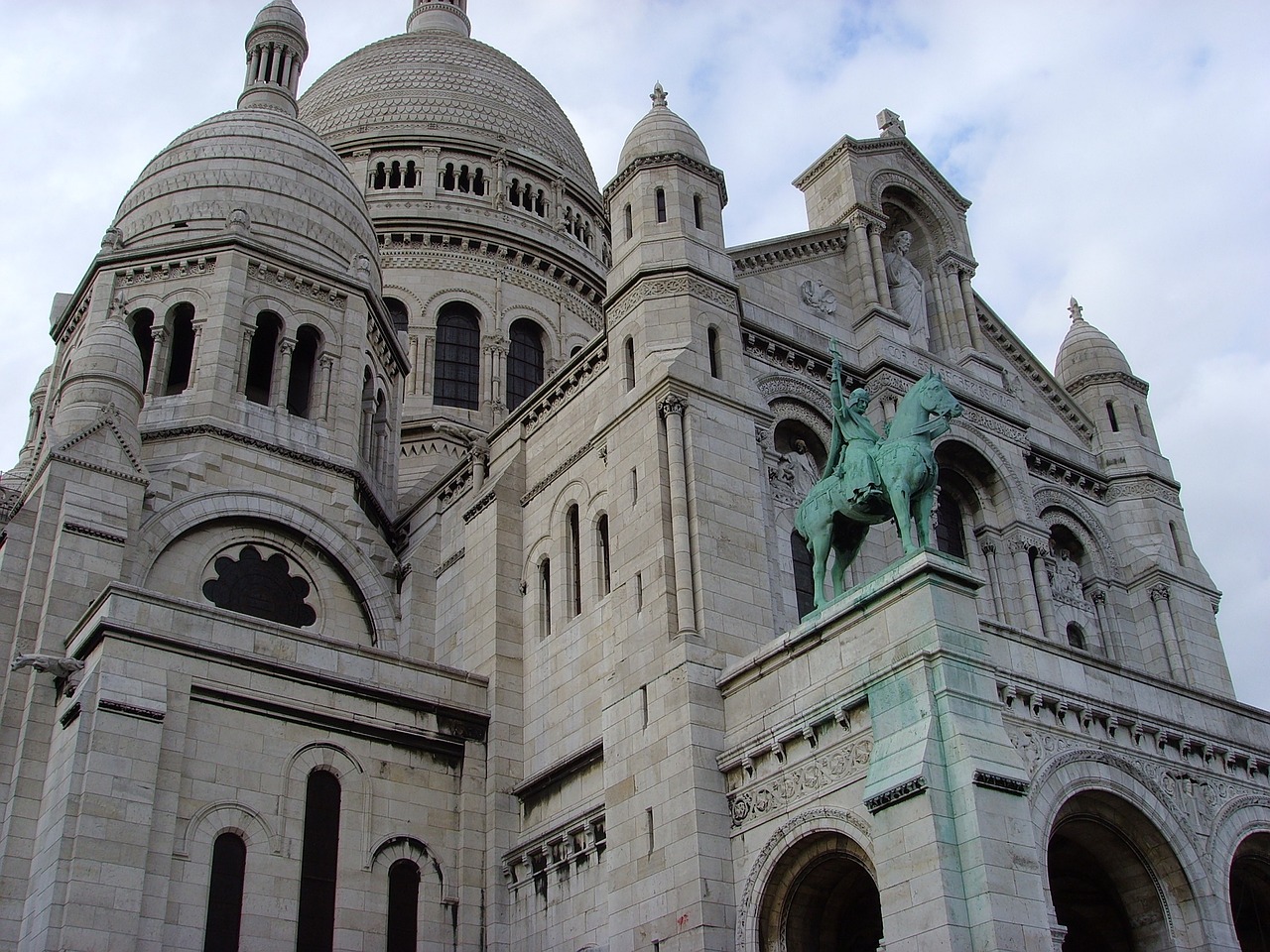sacre coeur basilica montmartre church free photo