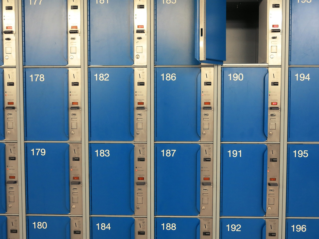 safe deposit box spints blue free photo
