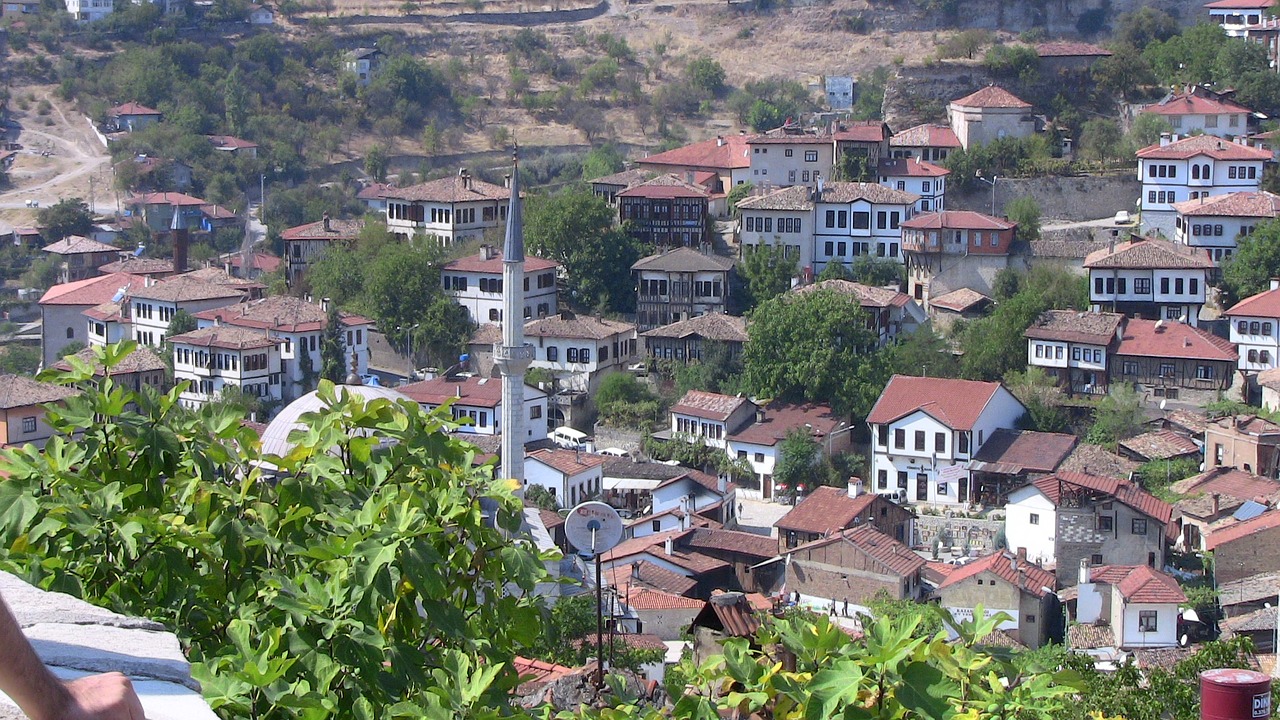 safranbolu city houses cityscape free photo