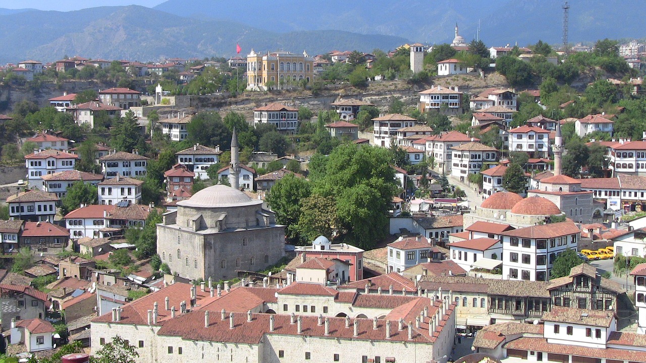 safranbolu city houses cityscape free photo