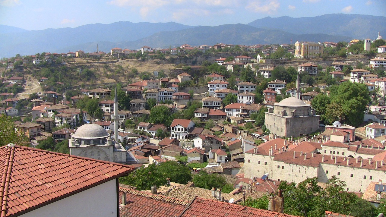 safranbolu city houses cityscape free photo