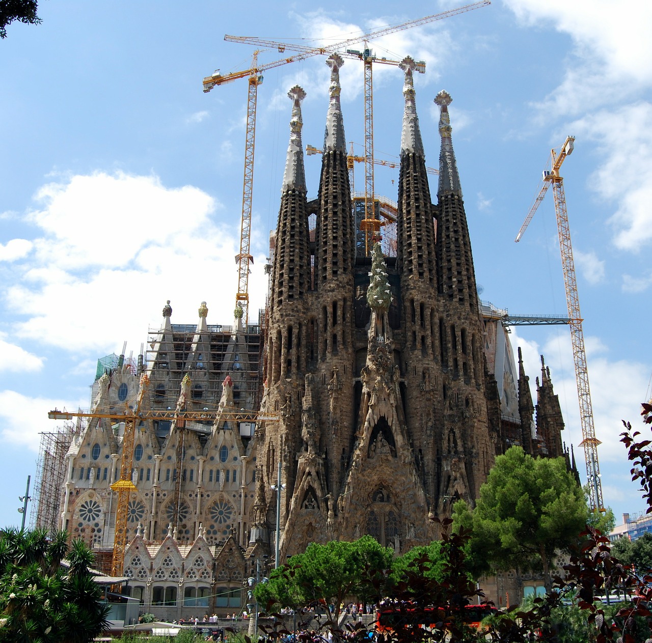 sagrada família cathedral barcelona free photo