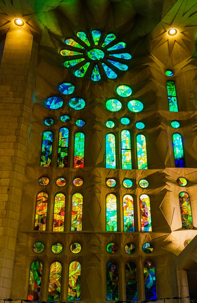 sagrada familia cathedral barcelona architecture free photo