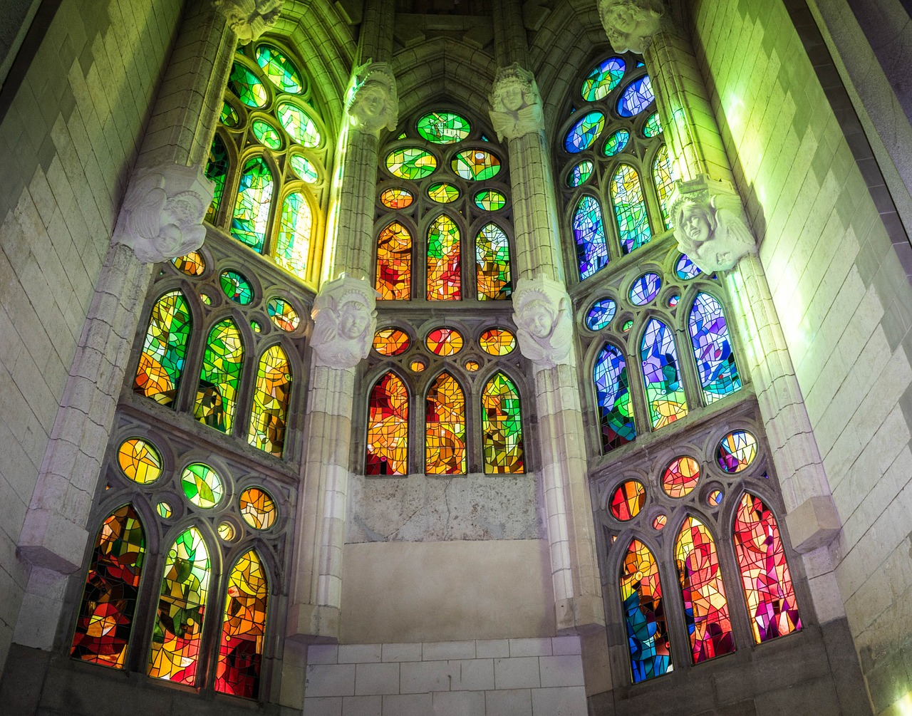 sagrada familia cathedral barcelona architecture free photo