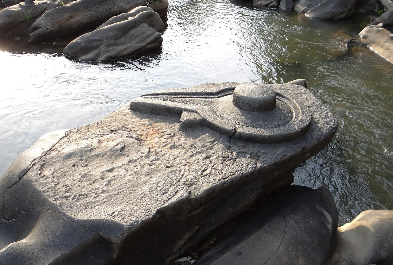 sahasralinga stone sculptures free photo