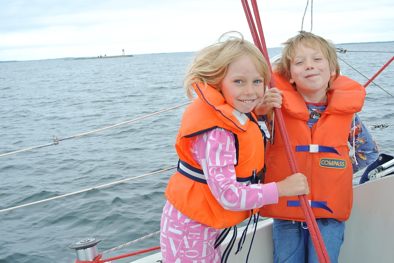 sail  water  children free photo