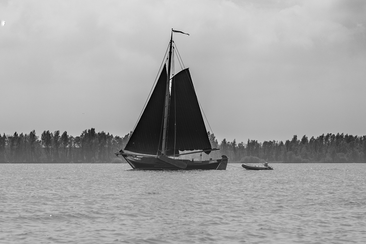 sailing boat lake free photo