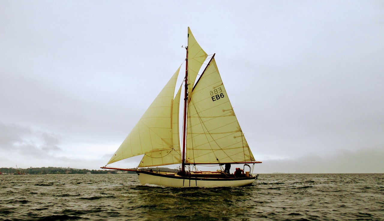 sailing  england  sailboat free photo