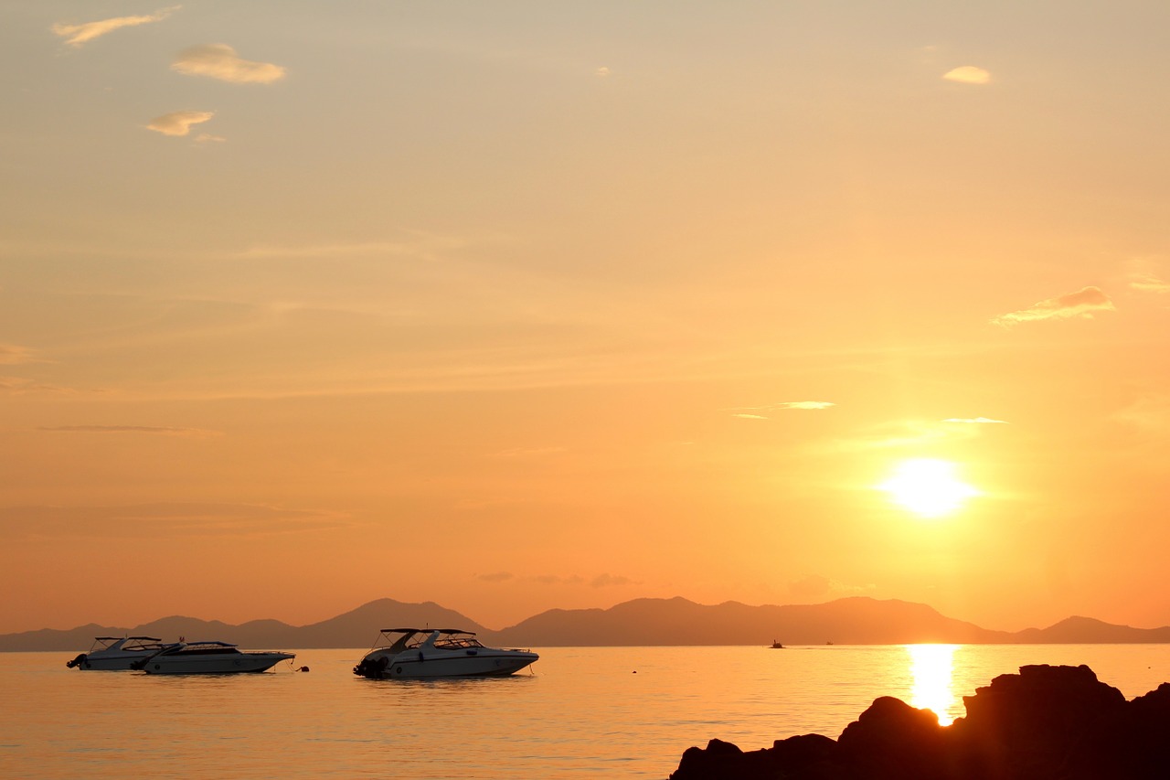 sailing boat sunset boot free photo