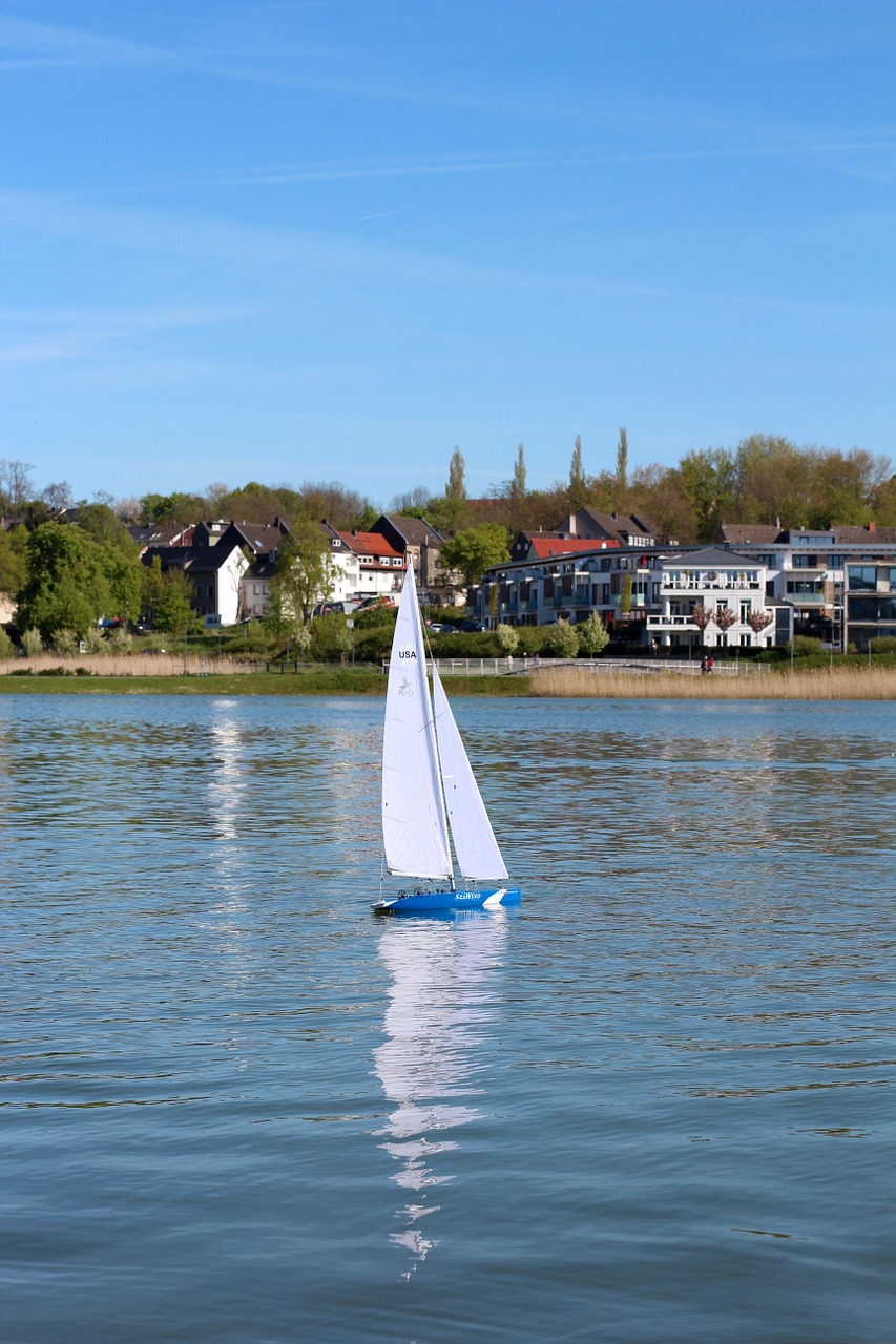 sailing boat lake water free photo