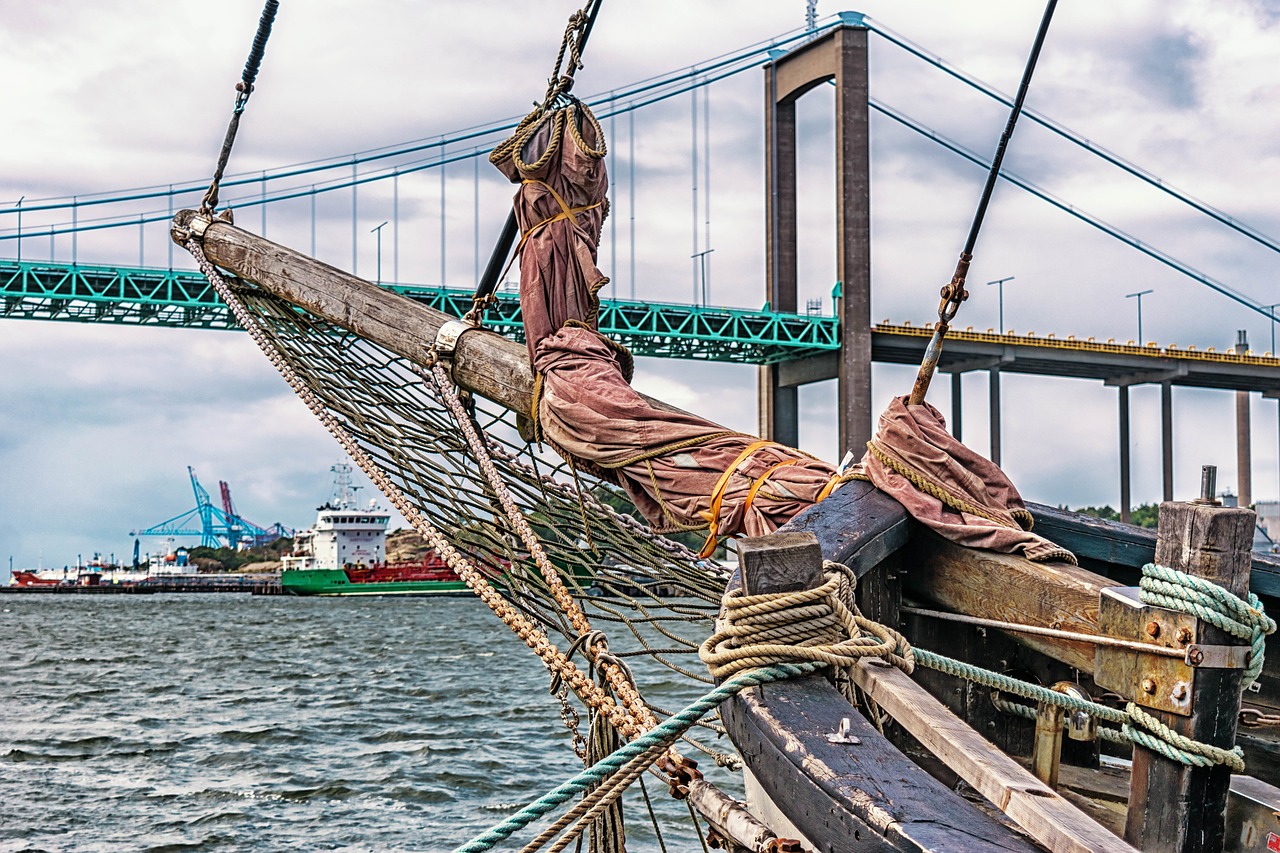 sailing boat bug port free photo