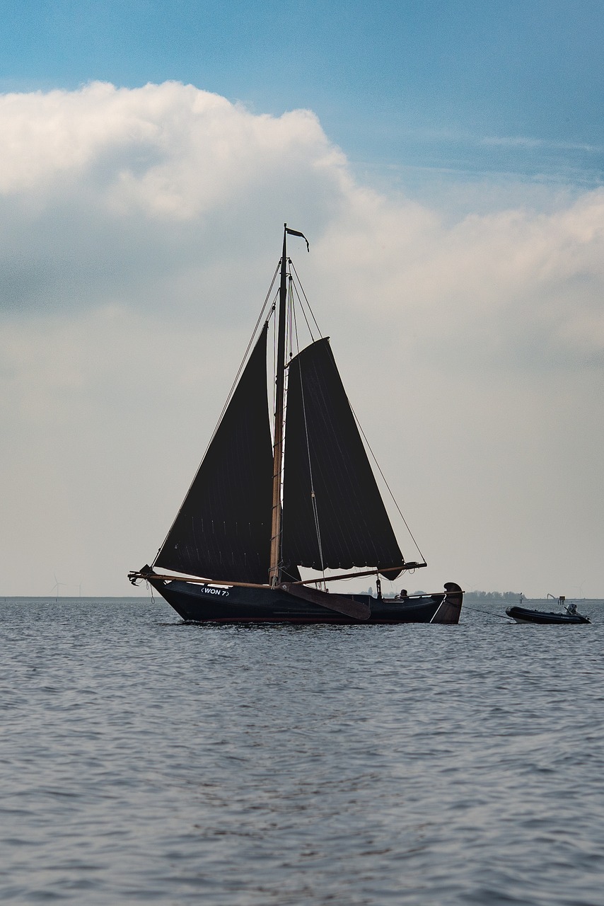 sailing boat lake seascape free photo