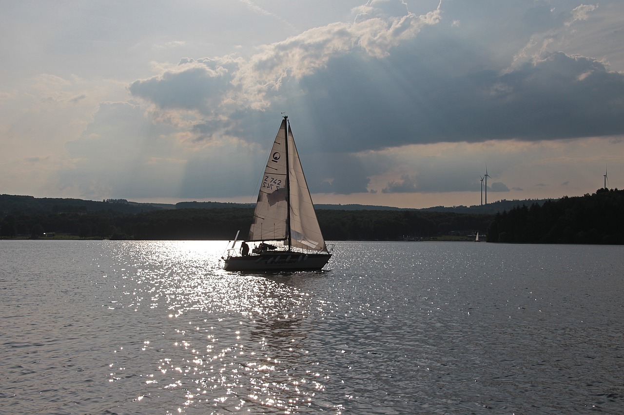 sailing boat  lake  water free photo