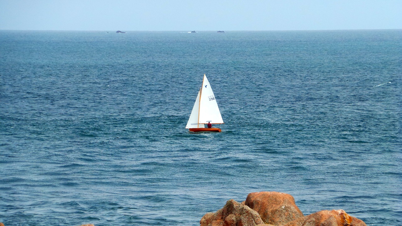 sailing boat  brittany  holzjolle free photo