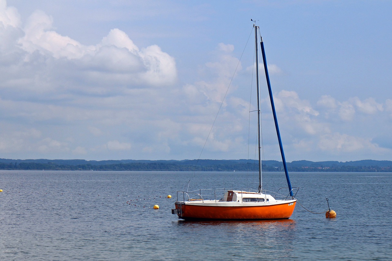 sailing boat boot individually free photo