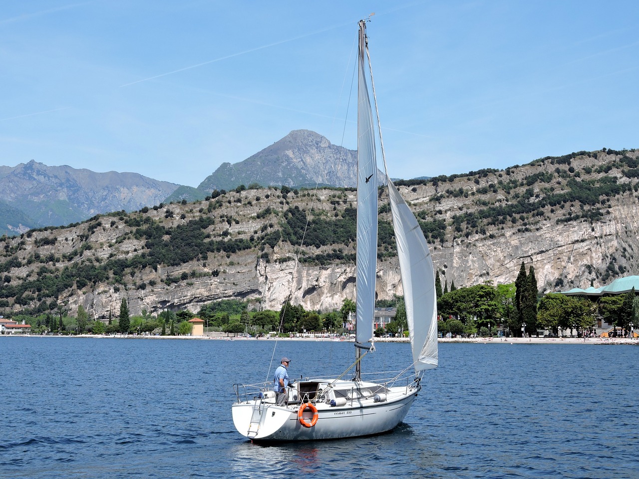 sailing boat lake mountain free photo