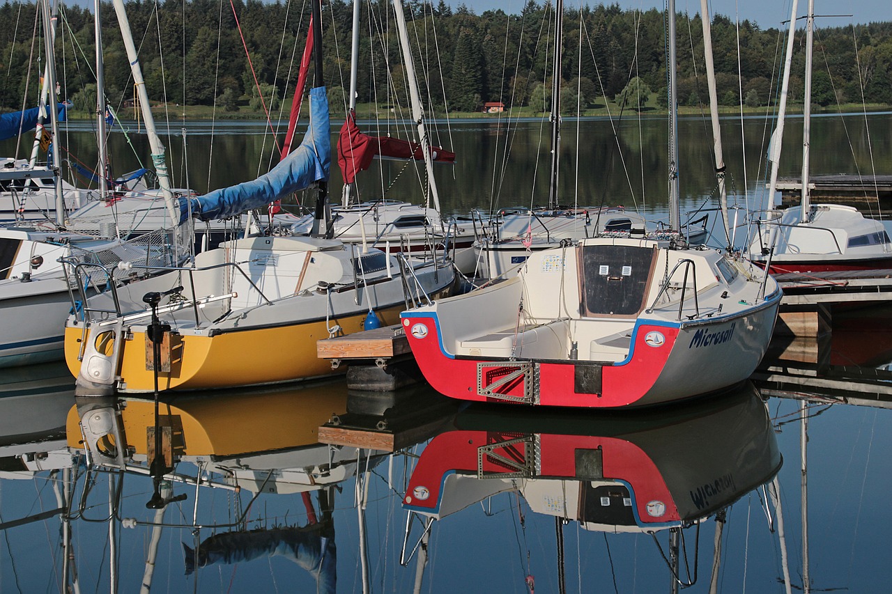 sailing boats  mirroring  water free photo