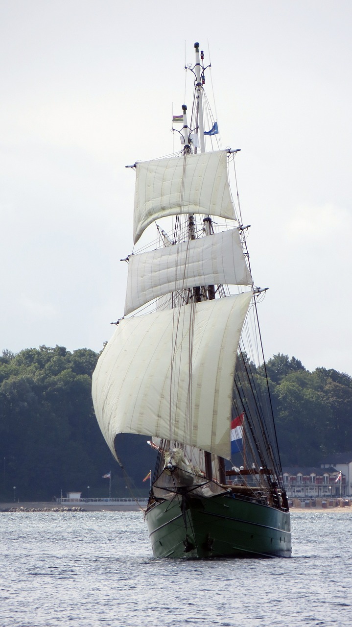 sailing vessel ship boot free photo