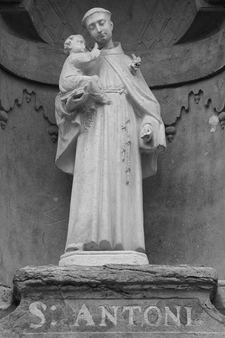 saint anthony statue holy free photo