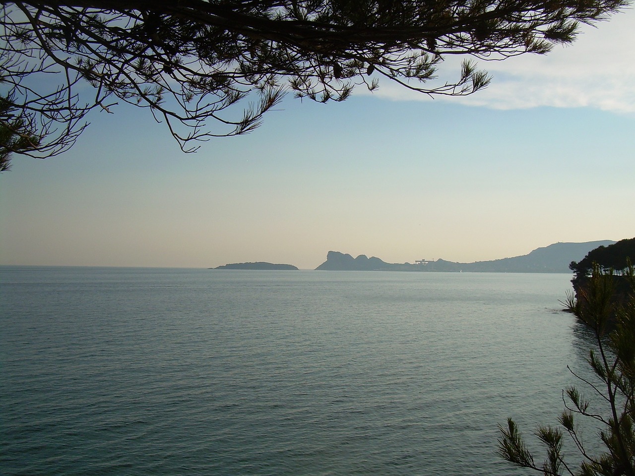 saint-cyr-sur-mer france var free photo